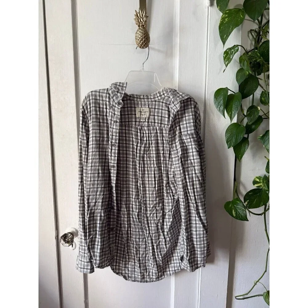 American Eagle men’s size medium, seriously, soft plaid shirt